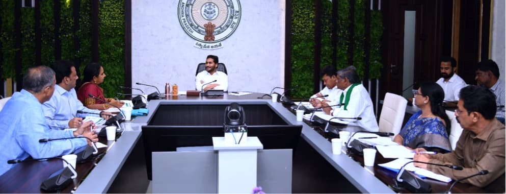 Andhra CM YS Jagan Mohan Reddy calls for promotion of organic milk