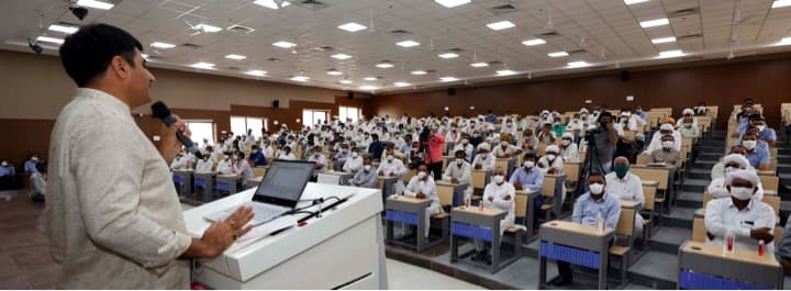 ₹1,650-cr ‘price difference’ for Banas Dairy’s producers