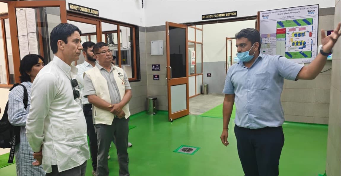 Sikkim delegation visits Banas Dairy